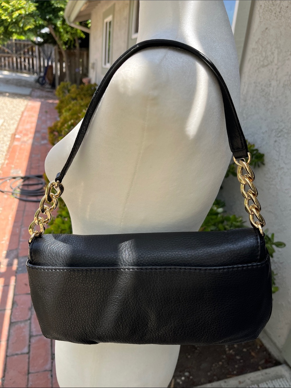 Michael Kors Black Leather Shoulder Bag with Gold MK Emblem - Picture 3 of 14
